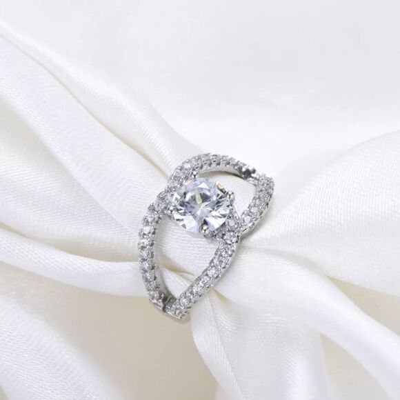 NEW! Dainty “Capella” 925 Crescent Moon Ring 🌙 - Picture 3 of 7
